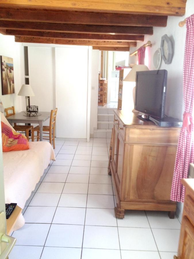 Studio Avec Piscine Privee Jardin Clos Et Wifi A Saint Jean D'Angely Exteriér fotografie