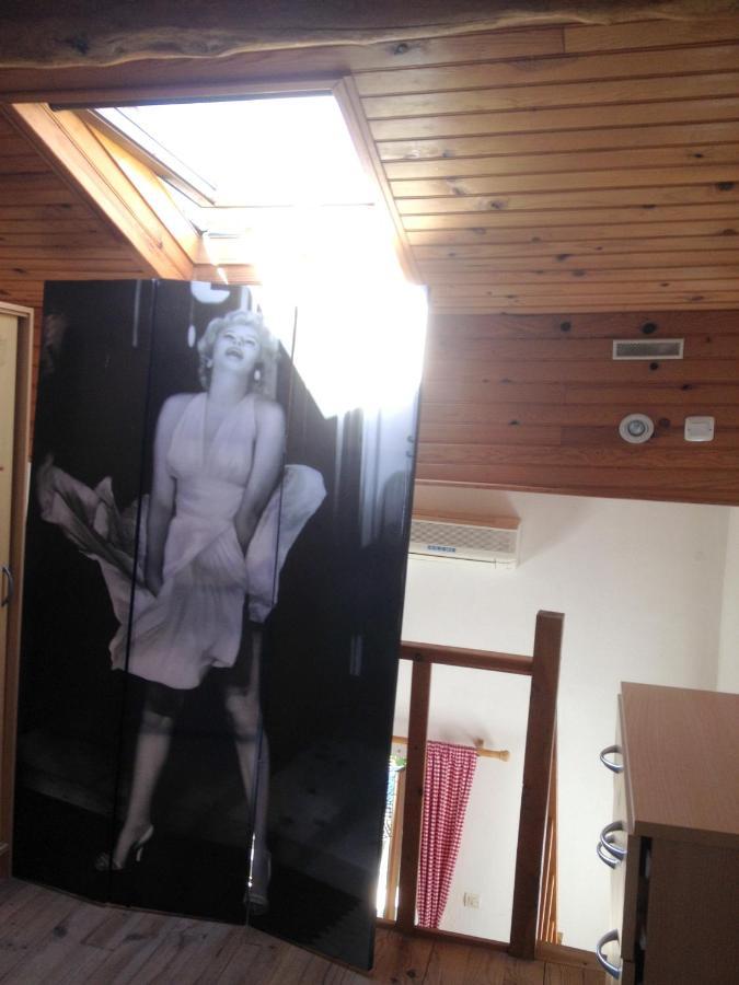 Studio Avec Piscine Privee Jardin Clos Et Wifi A Saint Jean D'Angely Exteriér fotografie